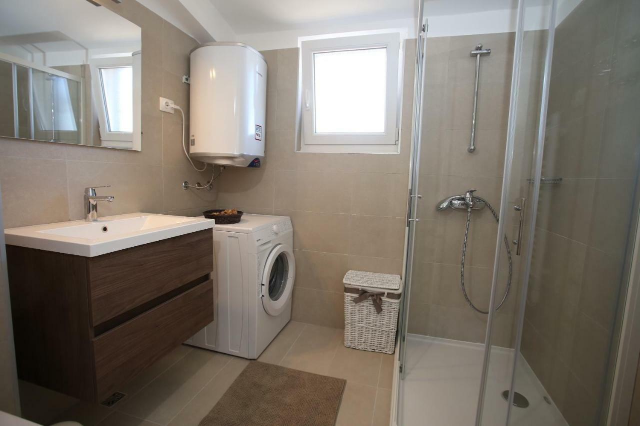 Apartmani Tri Bunje Tribalj Exteriér fotografie