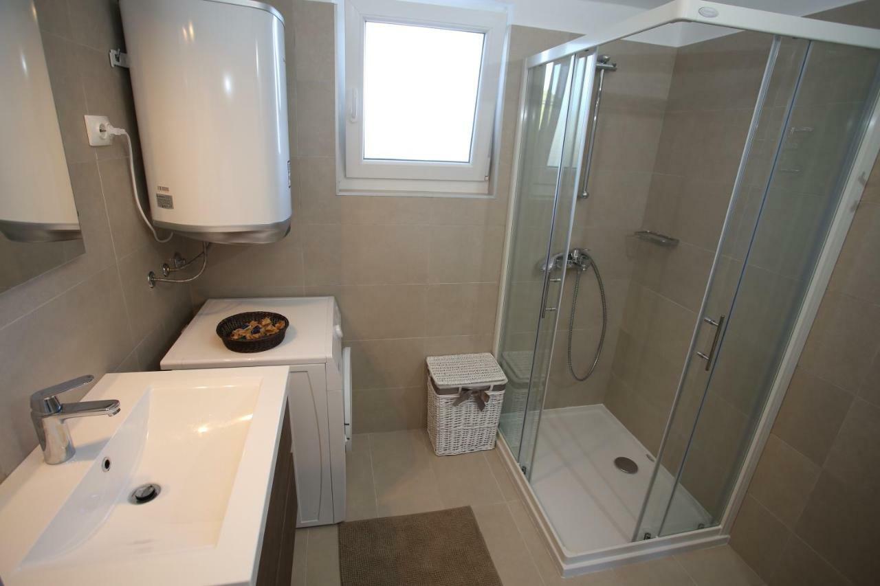 Apartmani Tri Bunje Tribalj Exteriér fotografie