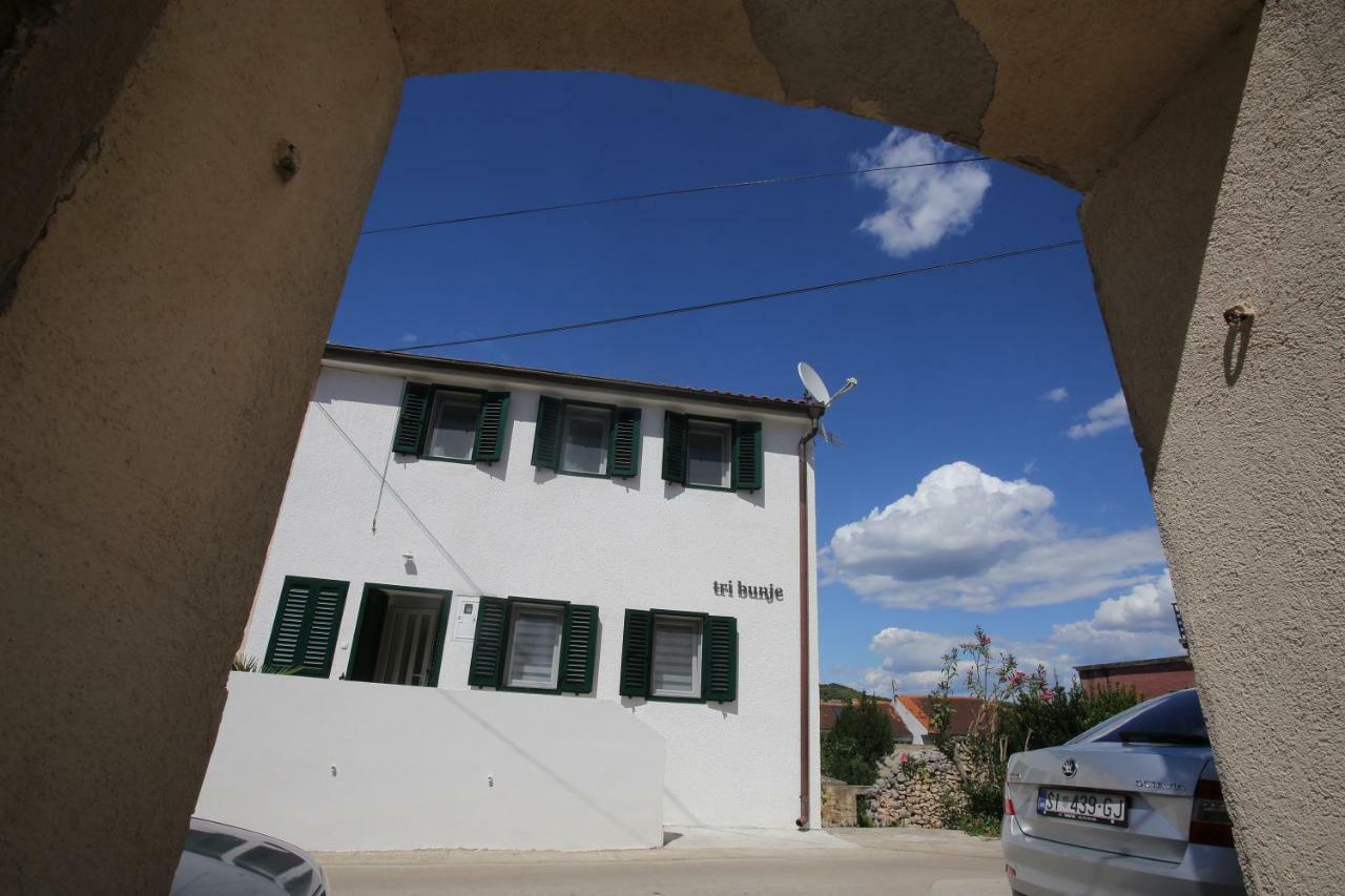 Apartmani Tri Bunje Tribalj Exteriér fotografie